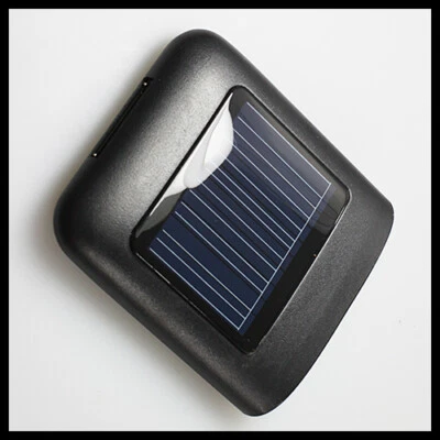 black Solar Charger Power Station for Apple iPhone 4 / 4s - Image 1 of 4
