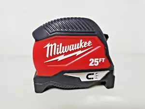 New Milwaukee 25 ft Magnetic Compact wide Tape Measure 48-22-1025MG - Picture 1 of 5