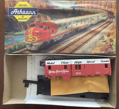 Vintage HO Athearn (Blue Box) Bay Window Caboose Kit Nickel Plate NKP #452 READ! - Image 1 of 4