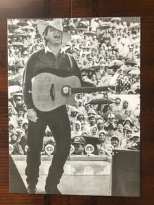 Famous People Book Photo - GARTH BROOKS - Picture 1 of 1
