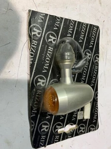NEW GENUINE RIZOMA UNIVERSAL ANODISED TURN SIGNAL INDICATOR F100/A - Picture 1 of 1