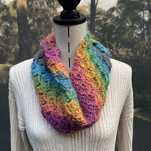 Woman's/Ladies Handmade Crochet Cowl. Neck warmer Infinity Scarf. Chunky Wool. - Picture 1 of 7