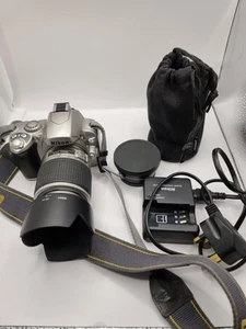 Nikon D D40 6.1MP Digital SLR Camera with 55-200 . silver. and 18 55 and wide - Picture 1 of 12