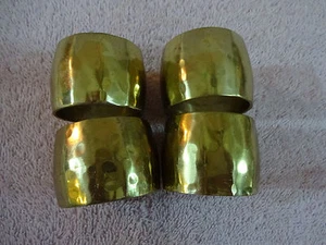 Messing Serviettenringe Halter massiv rund gehämmert Set 4 Geschirr - Bild 1 von 5
