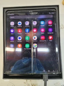 Galaxy Z Fold4 - 256 GB - Burgundy (Unlocked) (CA) - Picture 1 of 5