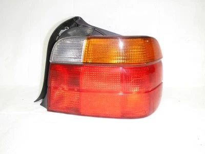Luz trasera derecha pasajero hatchback para BMW 318i 398437 95-99 Foto 1 de 4