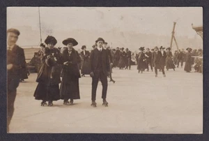 Hampshire BOSCOMBE Pier local photographer Roller Skating used 1909 RPPC - Picture 1 of 2