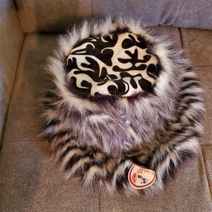 Women's Winter Fluffy Faux Fur Black & White Bucket Hat Warm Wide Brim Party Hat - Picture 1 of 4