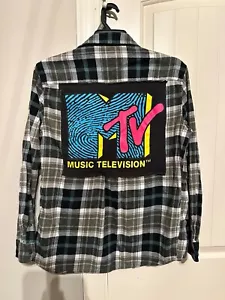 UPCYCLED FLANNEL UNISEX SZ LG MTV MUSIC TELEVISION BLK GRAY BRN BLUE L/S SHIRT - Picture 1 of 3
