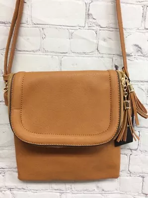 Deluxity Womens Crossbody Bag purse Brown Inner Pockets  Adjustable Strap S New - Image 1 of 4