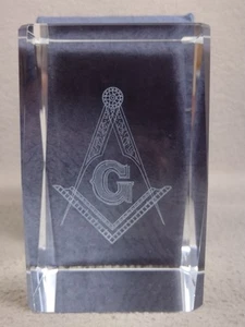Cubo de cristal cortado con láser masónico peso de papel cuadrado y brújula 3,25"x2"x2" - Imagen 1 de 4