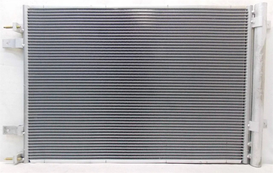 CONDENSADOR AC PARA FORD F250 SUPER DUTY 6.2L V8 6210CC 379 CID 3936 2011 2012 - Imagem 1 de 1