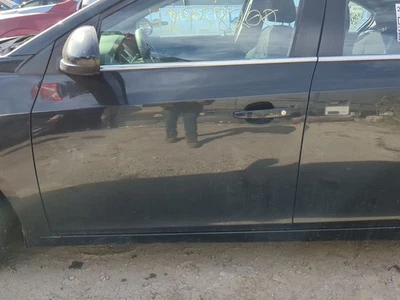 Chevrolet Cruze Limited Driver Front Door Oem XCU1Y Foto 1 de 3