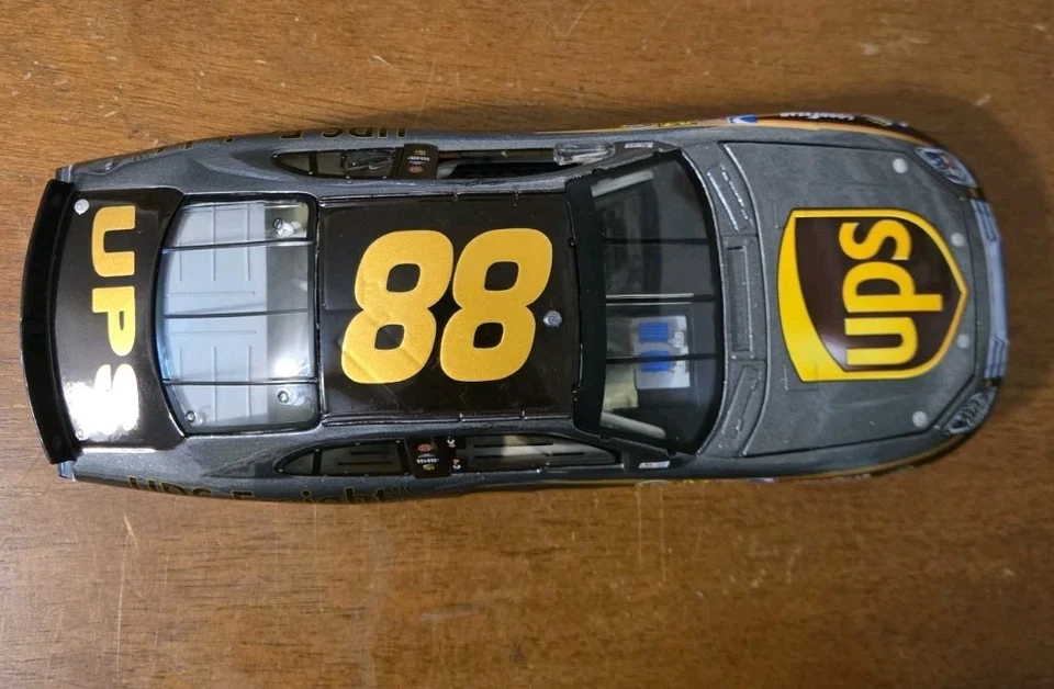 Esquema de pintura Dale Jarrett #88 UPS 2006 fusión plata/marrón acción 1:24 1/3104 Foto 1 de 4