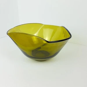 Vtg MCM Avocado Green Glass Bowl Decorative Art Serving Dish Centerpiece - Picture 1 of 13