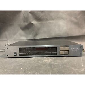 Carver FM/AM Synthesized Audiophile Tuner Model TX-2 TESTED