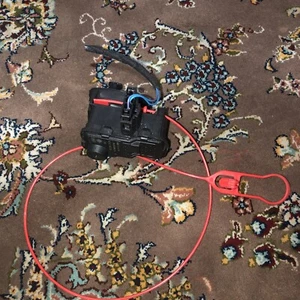 Audi A4 A5 Q5 07-18 Fuel Cap Flap Door Release Lock Actuator Motor 8K0862153H - Picture 1 of 5