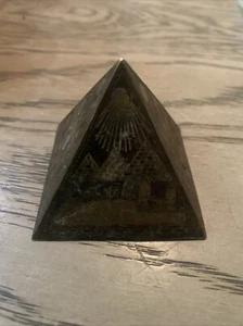 VINTAGE EGYPTIAN HIEROGLYPHICS KING TUT HISTORY COLLECTIBLE PYRAMID DECOR - Picture 1 of 6