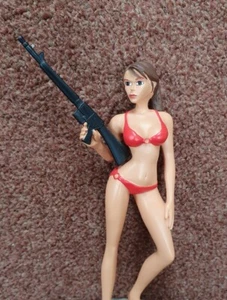 41 Lara Croft Figure sexy red bikini M16 Tomb Raider statue baignade interdite - Picture 1 of 10