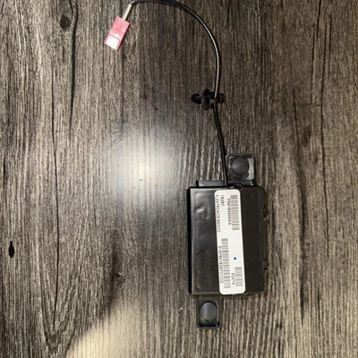 2017 - 2023 CHRYSLER PACIFICA ANTENNA REMOTE START & KEYLESS ENTRY MODULE OEM - Image 1 of 4