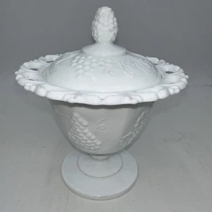 Vintage Indiana Open Lace Milk Glass Harvest Grape Footed Compote & Lid L6 - Picture 1 of 7
