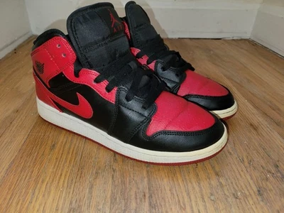 Air Jordan 1 Mid GS Banned 2020 Basketball Shoes Youth Size 7Y - Image 1 of 4