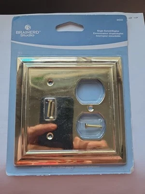 Placas de pared Brainerd Studio interruptor único/salida única (64222) latón Foto 1 de 2