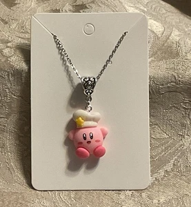 Entzückende rosa Cartoon Spiel Figur KIR Boho trendy Spaß Gold Halskette 18" - Bild 1 von 2
