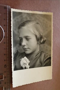 tolles altes Foto  Portrait eines Mädchens - 30-50er Jahre ? - Picture 1 of 2