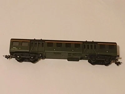HORNBY - SNCF - VOITURE BANLIEUE  DE 1e CLASSE TYPE ROMILLY  - Ech HO - - Photo 1/4