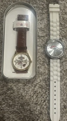 Denver Broncos Super Bowl XXXII Campeones y Relojes Plateados NFL Foto 1 de 4