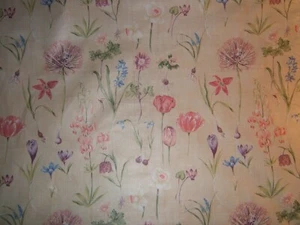 Lee Jofa, Country Meadow, Floral, BTY, Color Straw - Picture 1 of 6