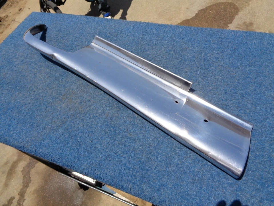 1954 Chrysler Windsor New Yorker RIGHT CENTER GRILL BAR Foto 1 de 4