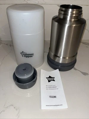 Botella de viaje Tommee Tippee y calentador de alimentos Foto 1 de 2