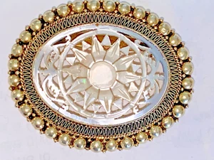 Vintage handgeschnitzte ovale Muschelbrosche/Anstecknadel Blütenblattmutter - Jerusalem 900 Silber - Bild 1 von 17
