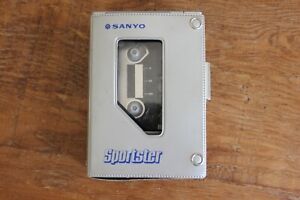 SANYO M-G34DT Portable Cassette Player w/AM-FM Vintage Walkman Radio