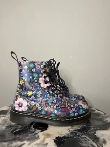 Bota de cuero floral Dr. Martens Pascal Wanderlust para mujer 6 - Imagen 1 de 11