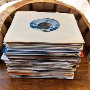 lot of 45+ 70s Pop Soul Disco 45rpm Fleetwood Mac Bobby Bloom Johnny Nash & More - Picture 1 of 4