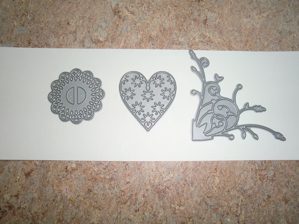 Memory Box Stanzen, Set mit 3 Stanzen - Herz, Eckstanze, gewellter Kreis - Bild 1 von 1