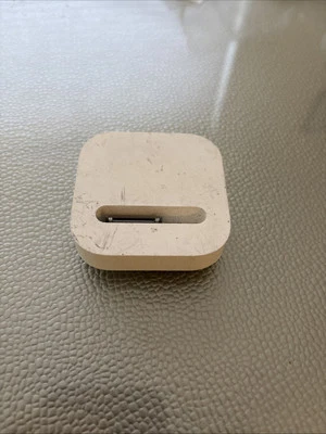 Apple iPod Charging Docking Station 2006 - Image 1 of 3