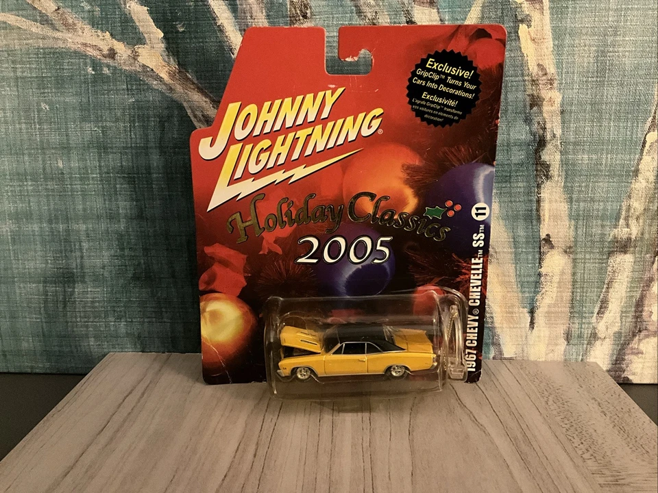 Johnny Lightning 1970 Oldsmobile Rallye 350 Holiday Classics 2005