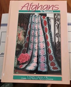  AFGHANS To TREASURE deliziosa collezione di 50 afghani coccolosi e accoglienti all'uncinetto - Foto 1 di 2