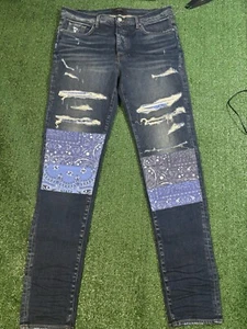 Jeans con parche artístico bandana vintage de Amiri - Imagen 1 de 6