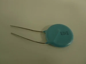 Capacitor 10nF  2KV  STC Metal Oxide - Picture 1 of 12