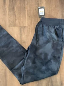 NWT Men's Small Under Armour Sportstyle Joggers Tapered Printed Pants Black Camo - Picture 1 of 5