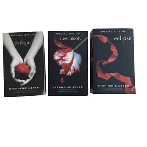 Twilight Saga Stephenie Meyer Paperback Book x2 Special Edition Lot - Picture 1 of 15