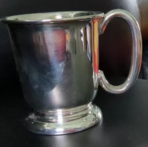 Solid silver christening mug wi loop handle by Viners, Sheffield 1962 2.9oz - Picture 1 of 18