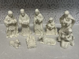 Nativity set Mikasa FINE Porcelain 9 Piece Nativity Set FK020-930. New Beautiful - Picture 1 of 9
