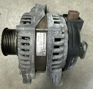 Honda OEM Denso Alternator 104210 - CSC97 - Used - Picture 1 of 10