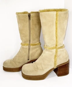 Stivali vintage Skechers beige pelle scamosciata plateau tacco grosso Y2K pelliccia Bratz 9 - Foto 1 di 19